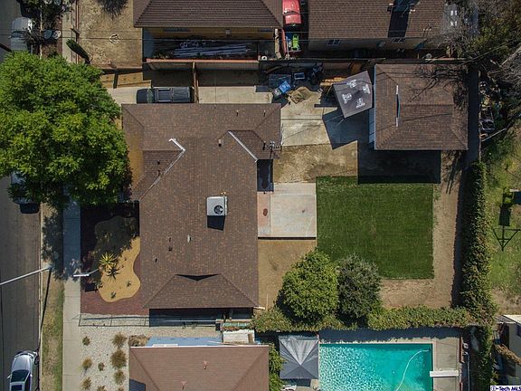 4th image of 14061 Kagel Canyon St