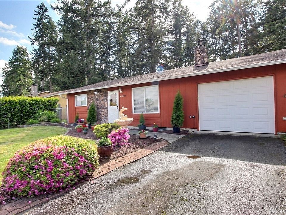 Adorable rambler located in great Puyallup location! Close to shopping and freeways for easy commute.
