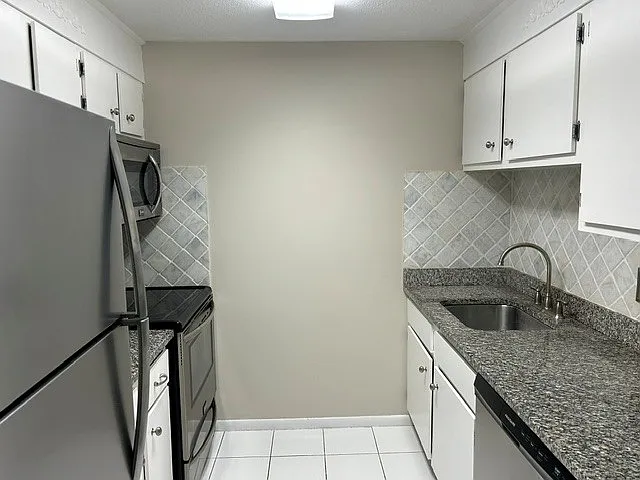 740 Farm Road 215 — Photo 4