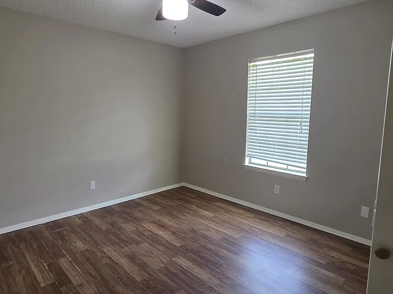 1117 Nicole Dr — Photo 9