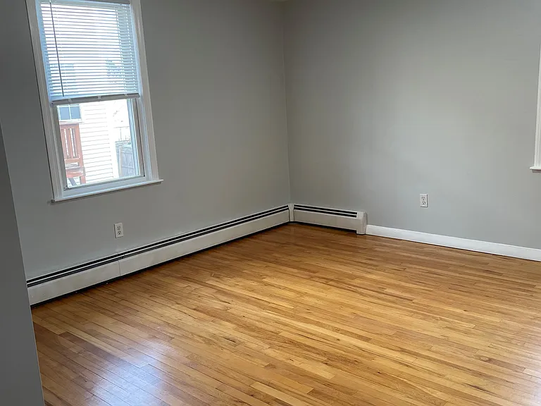 9 Hall St #1R — Photo 18