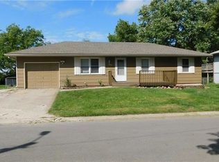 121 Cardinal Cir, Lawson, MO 64062