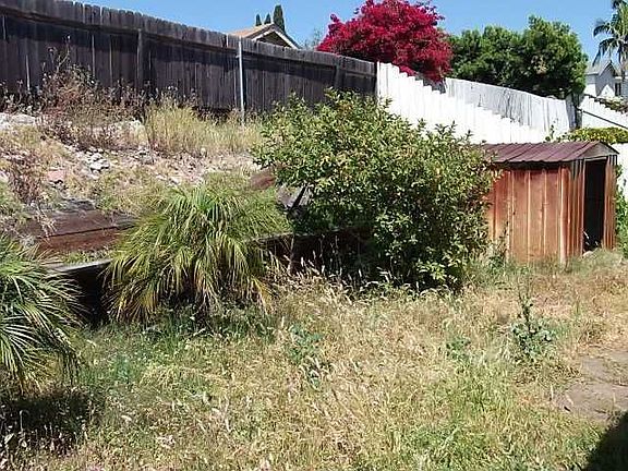 3rd image of 8270 Lapiz Dr