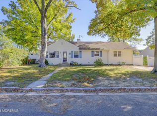 16 Campbell Dr, Eatontown, NJ 07724