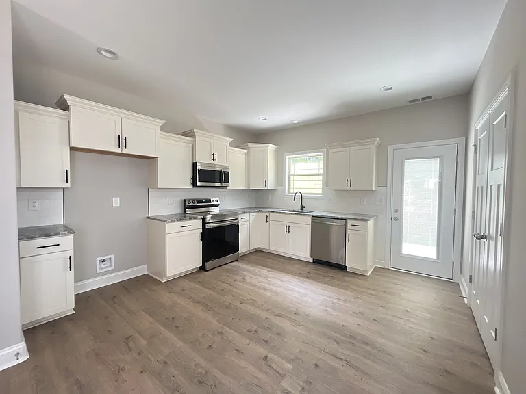 48 Cave Springs Rd — Photo 3