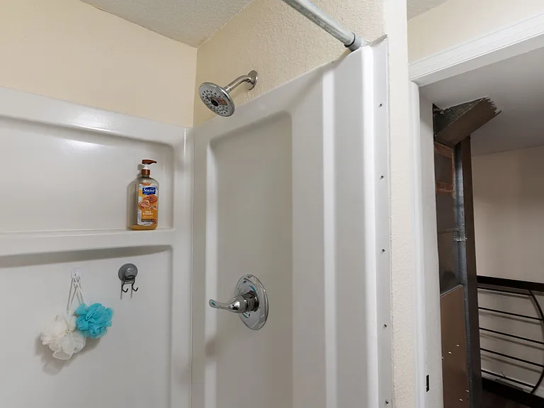 3606 Pembroke St — Photo 8