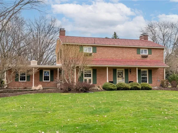 1558 Chatham Ave NE, North Canton, OH 44720