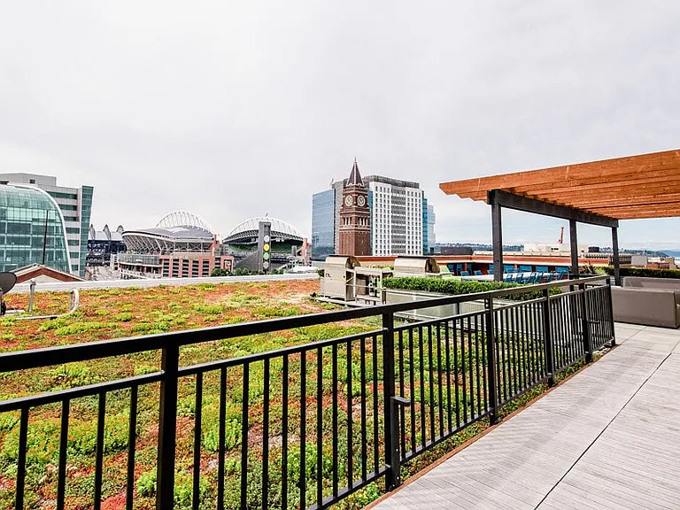 Icon Apartments — Photo 17