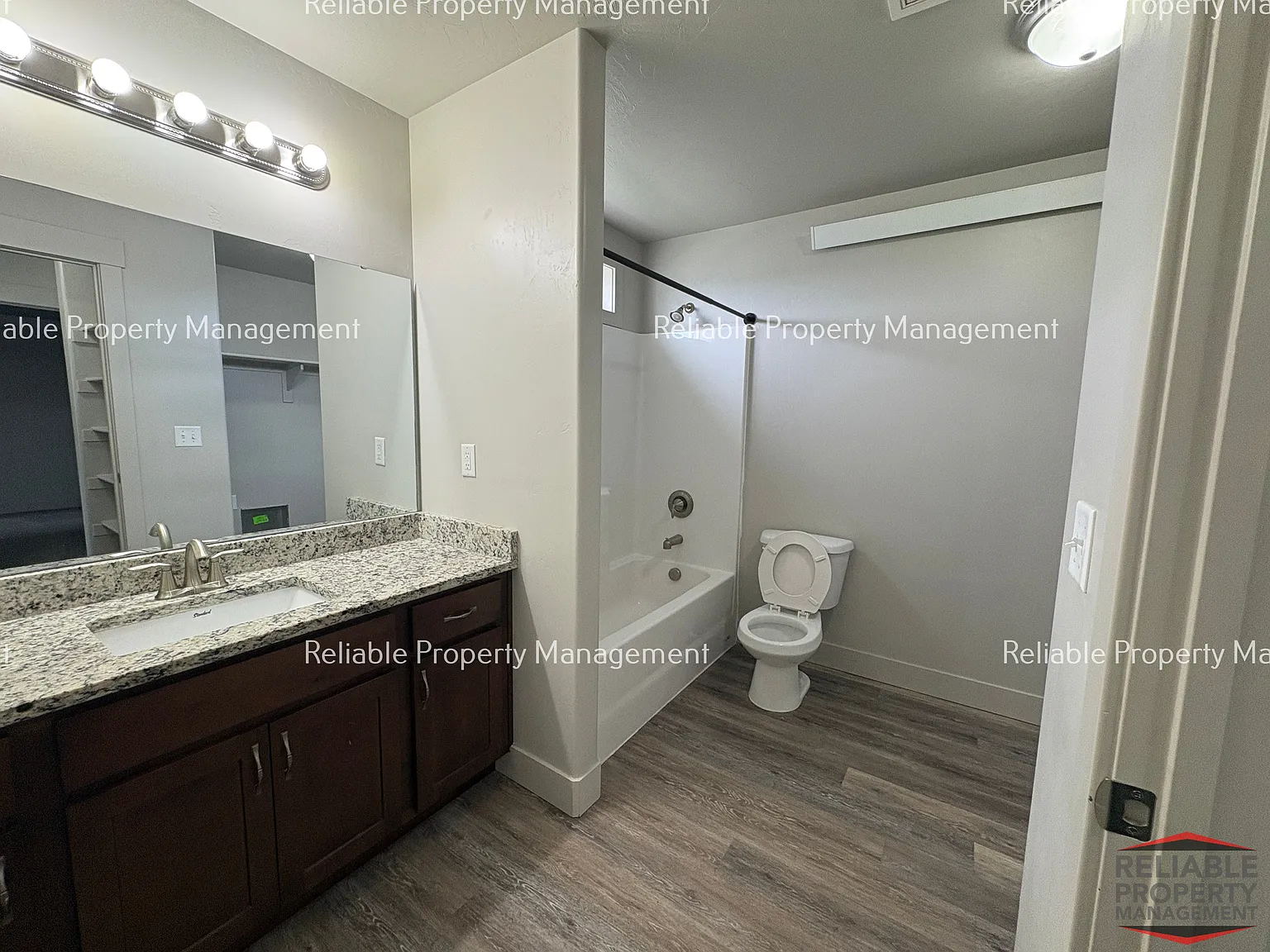 3 bed, 1050 sqft, $1,295 — Photo 3