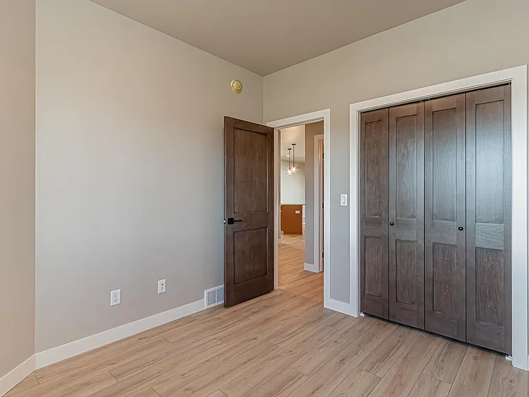 5846 James Dr W — Photo 11