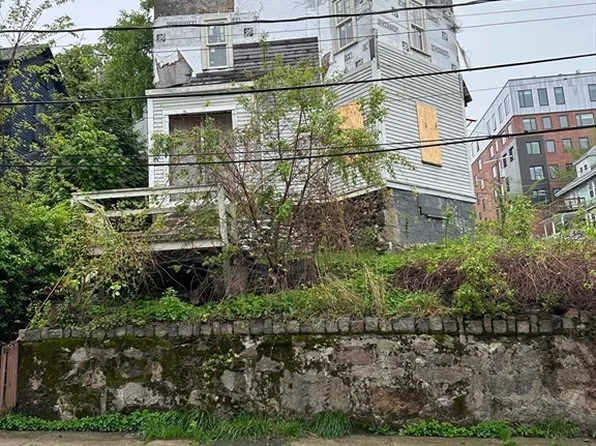 18 Eldora St, Roxbury, MA 02120