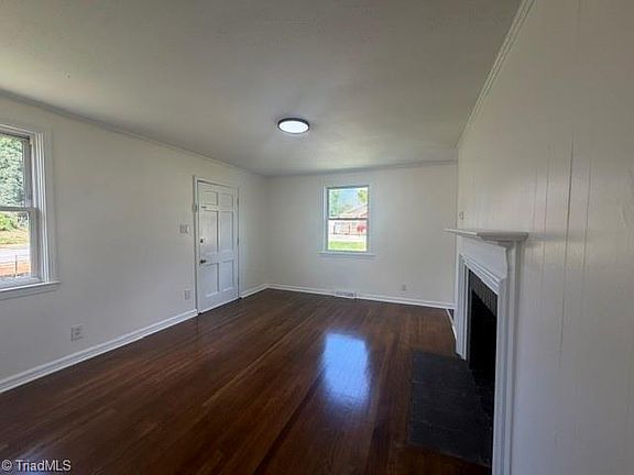 3rd image of 1048 E Clemmonsville Rd