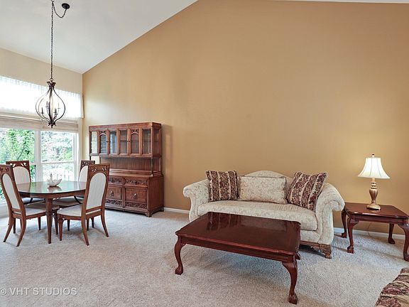 2nd image of 1614 Vineyard Dr