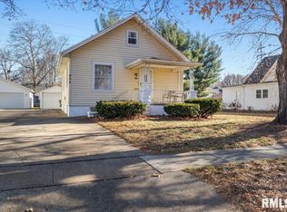 904 Cleveland Ave, Springfield, IL 62704