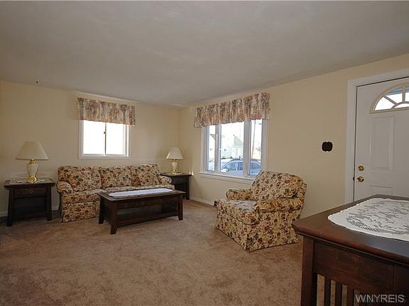 2nd image of 87 Marilyn Dr