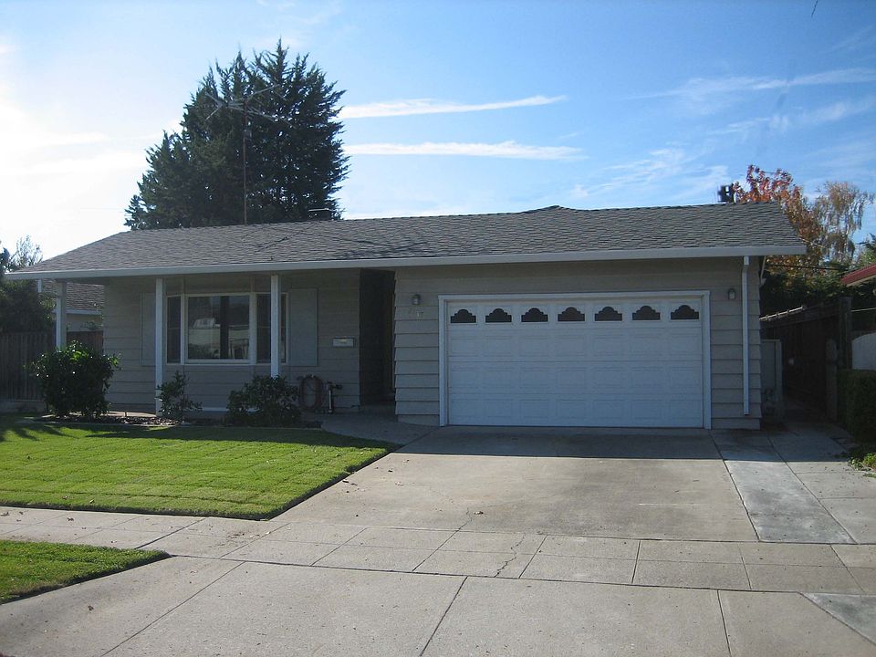 1st image of 2137 Lakewood Dr