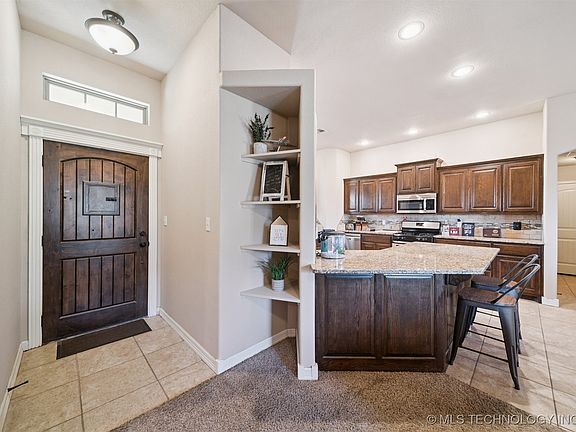 3rd image of 2305 Latigo Ln