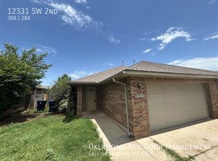 12331 SW 2nd St, Yukon, OK 73099