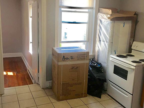 3rd image of 2341 E York St