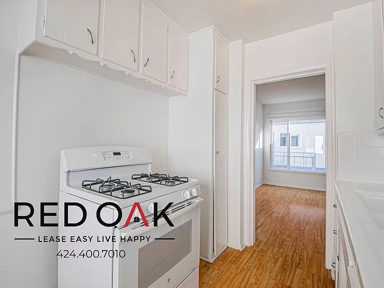 439 S Catalina St #14 — Photo 7