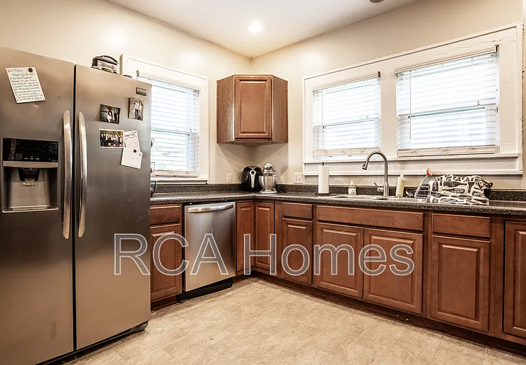 3040 N College Ave — Photo 5