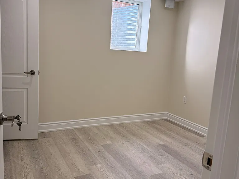 973 Ledbury Cres #BASEMENT — Photo 17