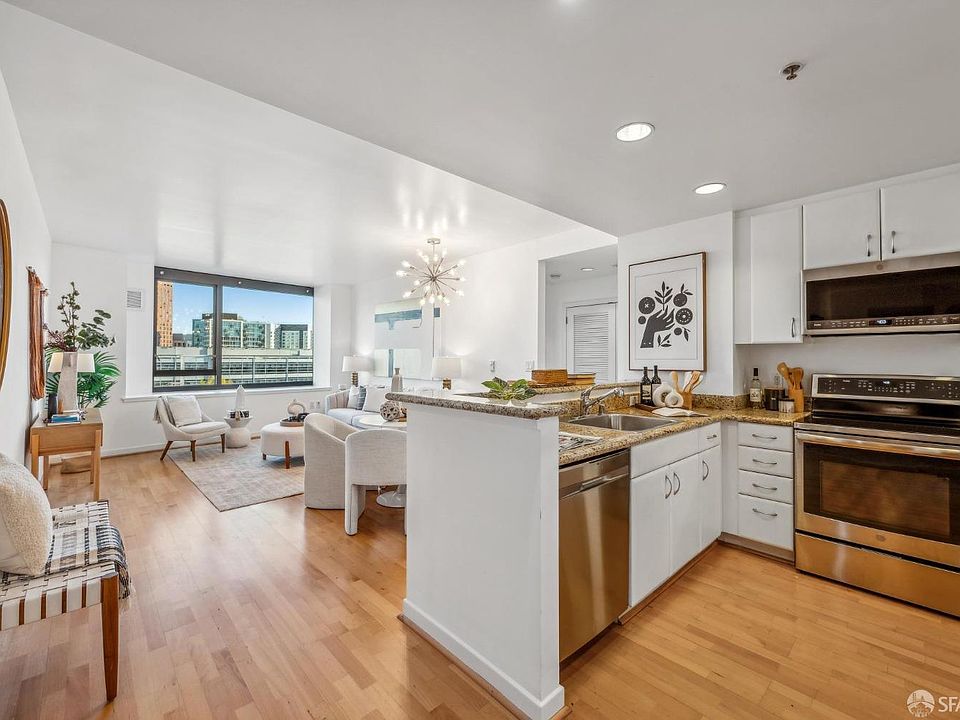 1st image of 250 King St Unit 856