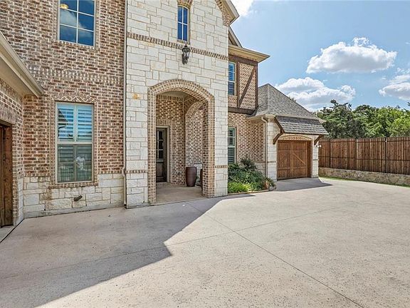 3rd image of 321 Montrose Ln