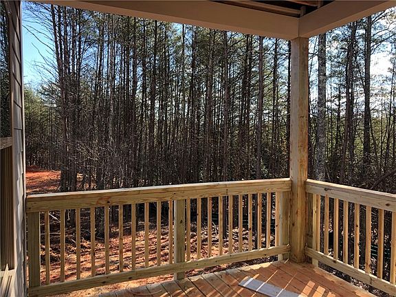 3rd image of 14 Candler Ln