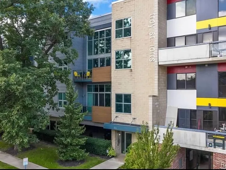 614 S Troy St #102 — Photo 27