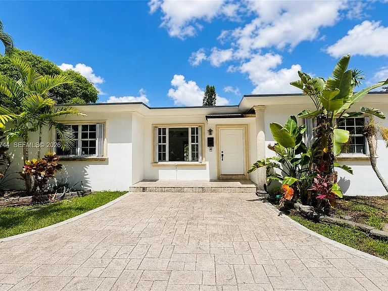 516 La Villa Dr — Photo 14