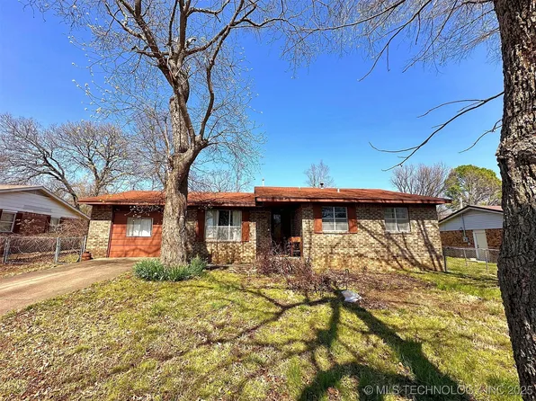 313 Redbud Ln, Tahlequah, OK 74464