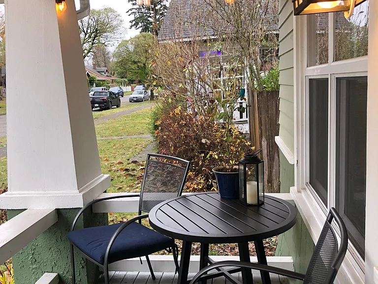 820 S Anderson St — Photo 2