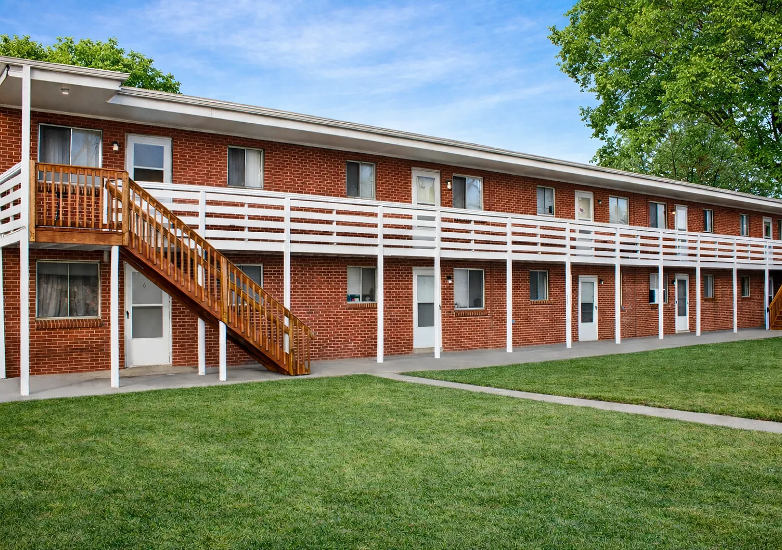 Upham — Photo 1