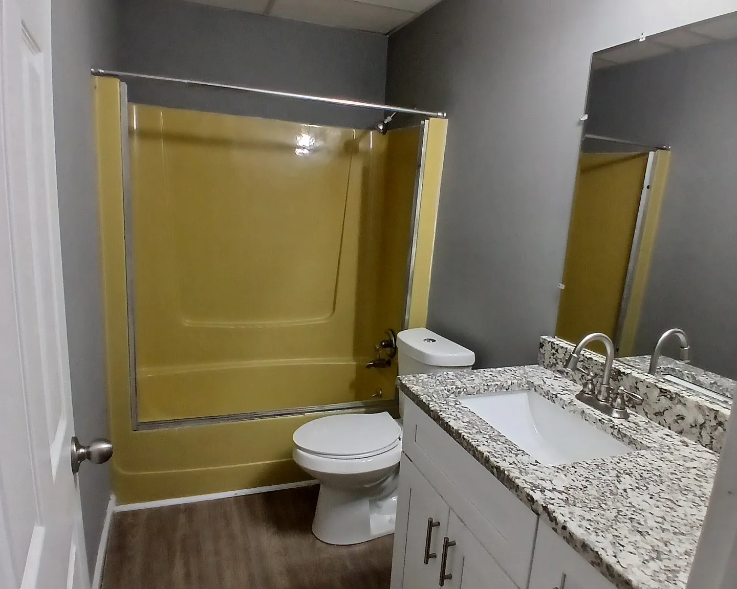 2 bed, $1,100 — Photo 4