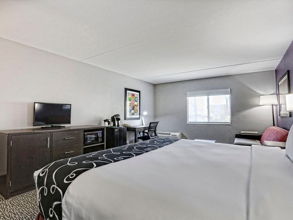 10610 Marty St Overland Park, KS, 66212 Apartments for Rent Zillow