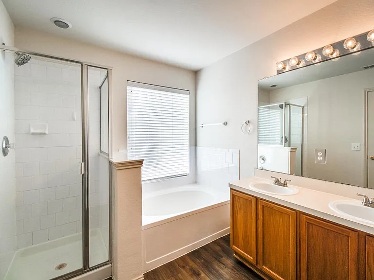 4212 Falcon Dr — Photo 9