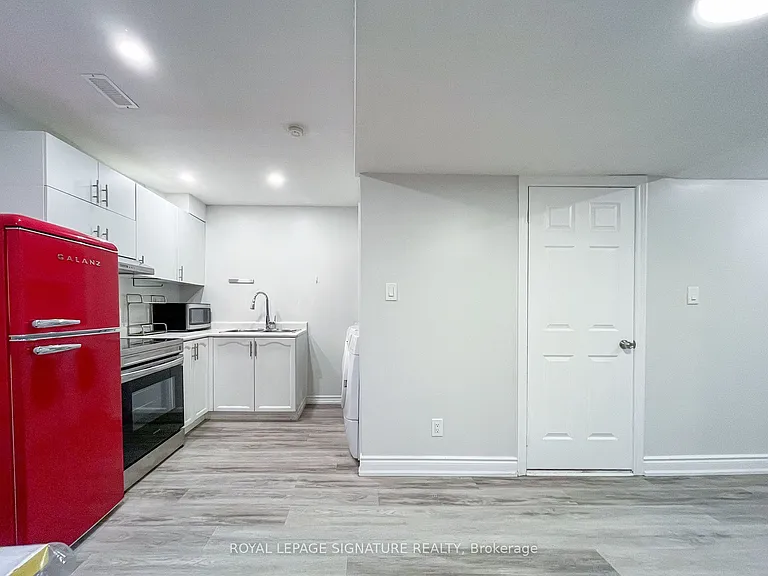 22 Vandervoort Dr — Photo 5
