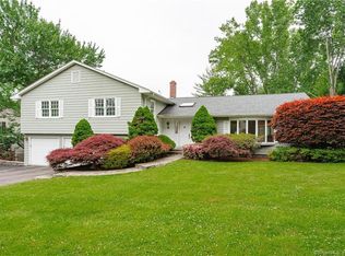 8 Porter Dr, West Hartford, CT 06117