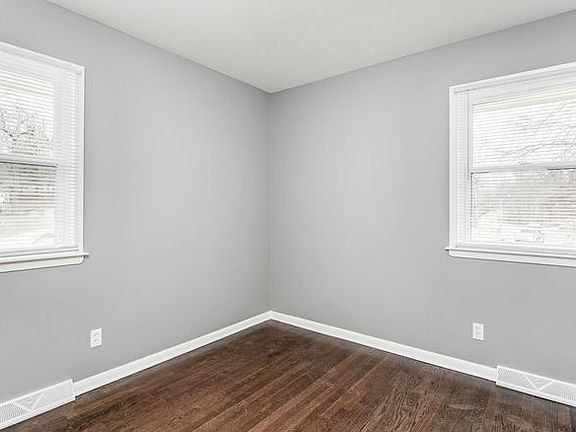 5th image of 2239 E 77th Ter