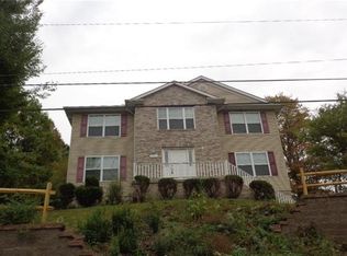 1010 N 2nd St, Jeannette, PA 15644