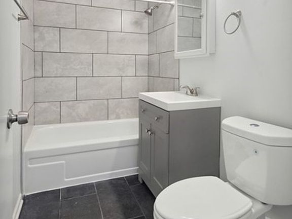 2nd image of 2940 Wellington Ave #2