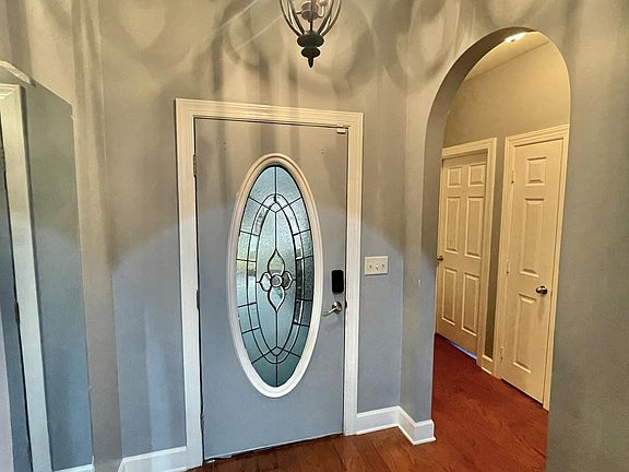 5th image of 204 Waterford Highlands Trl