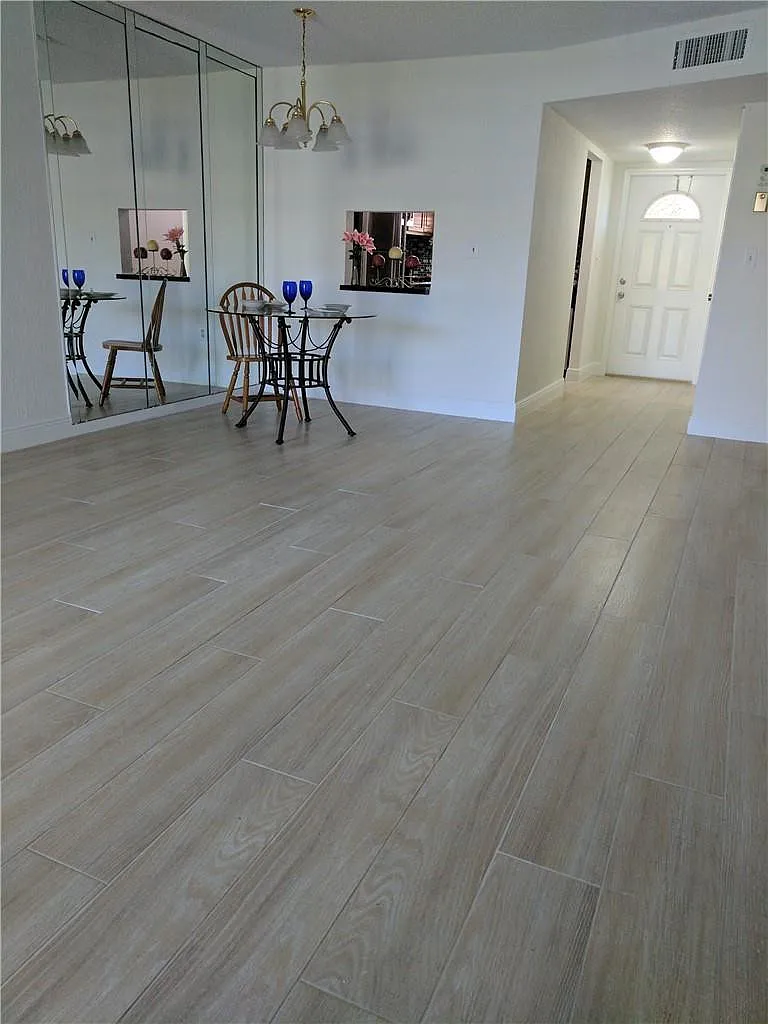 2 bed, 2.0 bath, 850 sqft, $1,800 — Photo 1