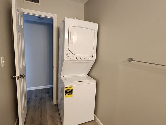 4th image of 54 E 13th Ave