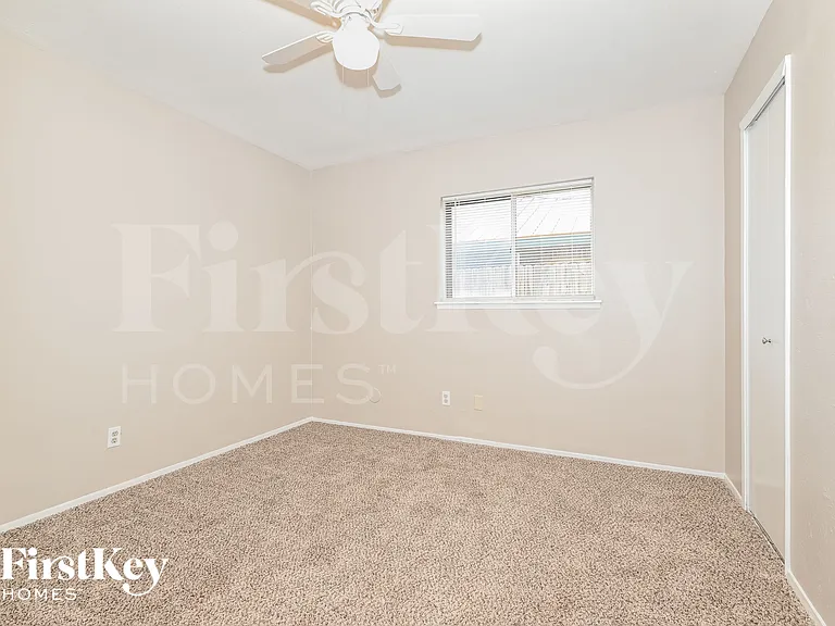 4906 Stagecoach Ln — Photo 6