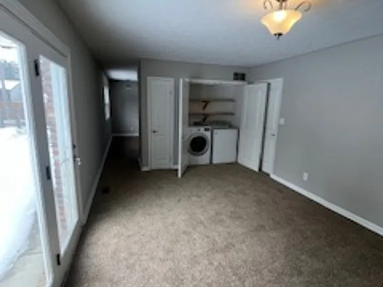 2212 E Queens Way — Photo 10