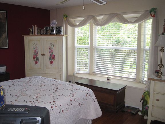 4th image of 395 Coquina Ave