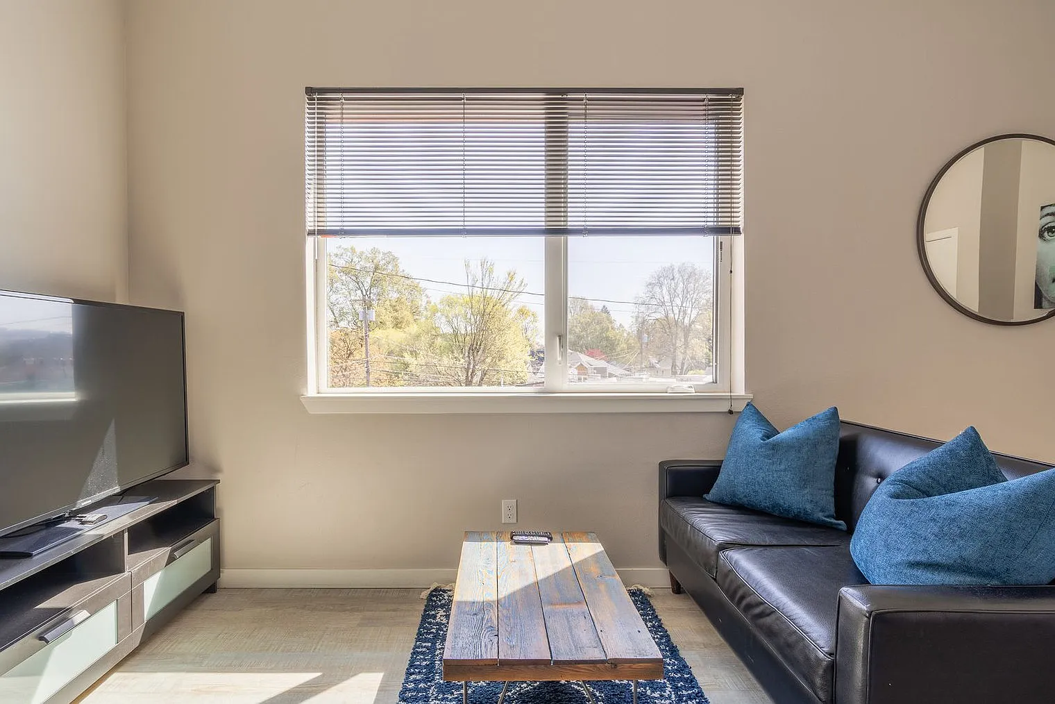Studio, 1.0 bath, 279 sqft, $2,127 — Photo 3