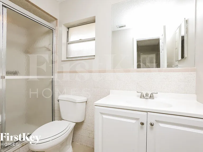 1130 E Normandy Blvd — Photo 13